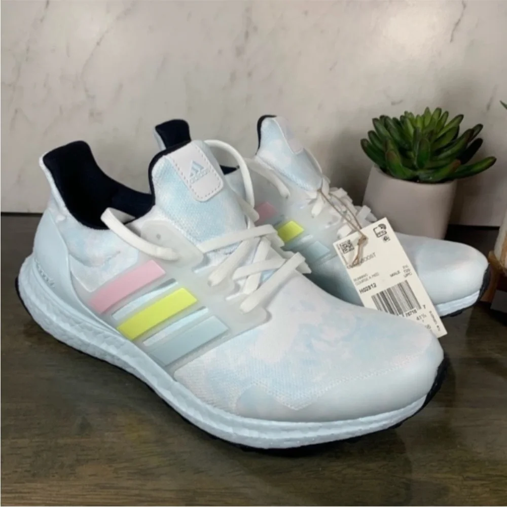 adidas UltraBOOST Sky Tint Blue